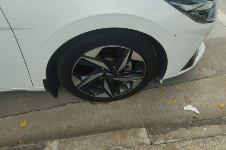 Used Hyundai Elantra 2022 1.5L CVT LUX Prestige Edition Right Front Wheel Hub