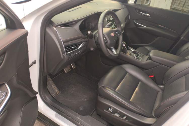 Used Cadillac XT4 2022 28T Four-Wheel Drive Platinum Edition