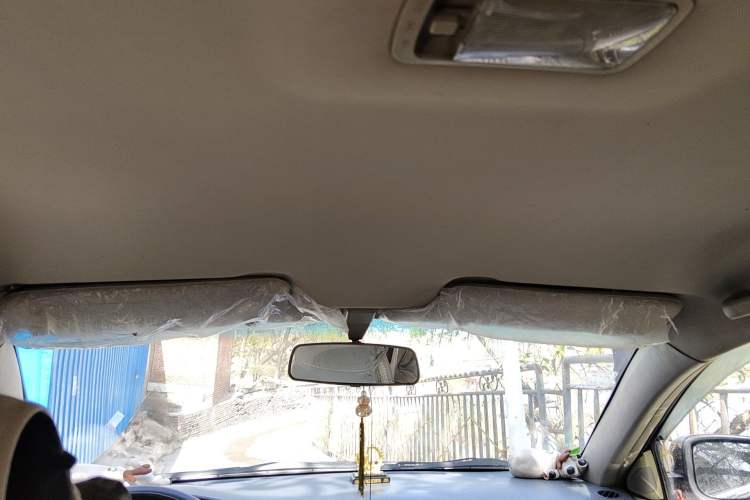 Used Geely Auto Ocean 2012 Energy-Saving Edition 1.5L Manual SuperDelight Model Headliner