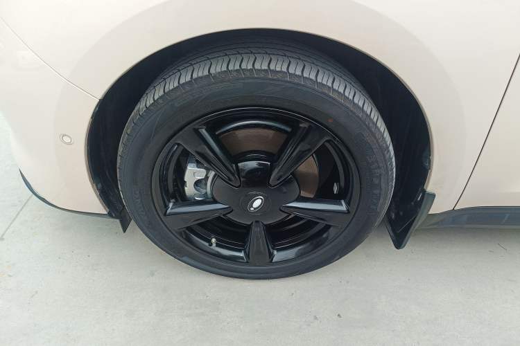 Used ORA Good Cat 2024 501 km Luxury Version Left Front Wheel Hub