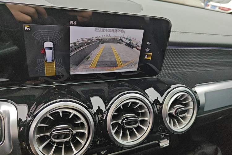 Used Mercedes-Benz GLB 2022 GLB 220 Dynamic Edition Audio And AC Panel