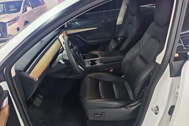 Used Tesla Model Y 2021 Standard Range Rear-Wheel Drive Version