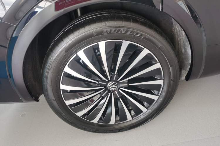 Used Volkswagen Viloran 2024 380TSI Premium Edition Right Rear Wheel Hub