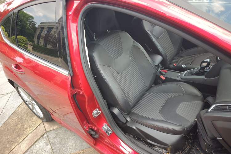 Used Ford Focus 2015 Hatchback EcoBoost 180 Automatic Sport Model Right Front Seat