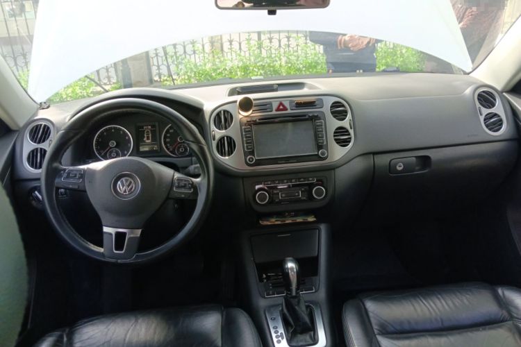 Used Volkswagen Tiguan 2012 1.8TSI Automatic Two-Wheel Drive Trend Edition Center Console