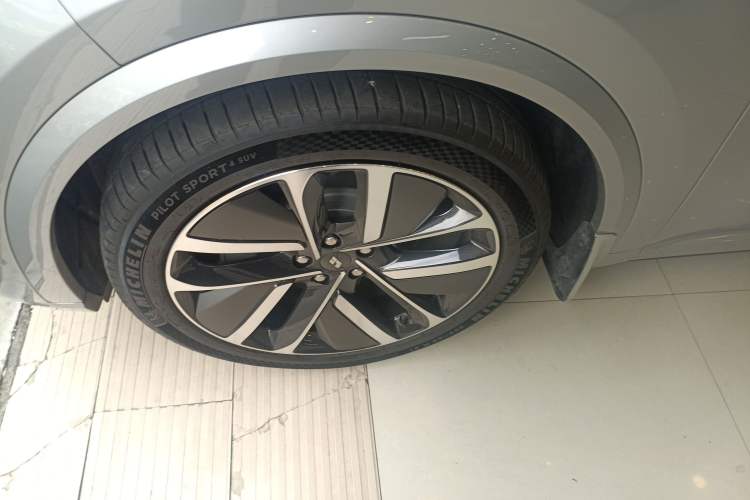 Used Li Auto L9 2022 Max model
