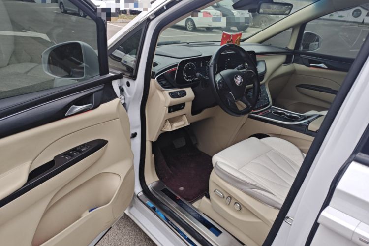 Used Buick GL8 2022 ES Landtrek 653T Luxury Edition