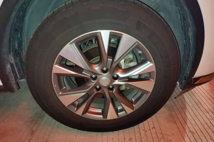 Used Nissan Murano 2019 2.5L XL Two-Wheel Drive Smart Connect Luxury Edition China VI Standard Right Front Wheel Hub