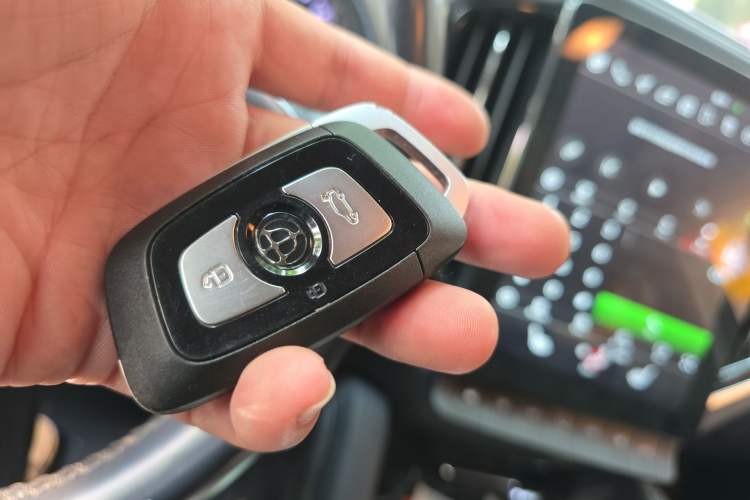 Used Brilliance V7 2019 300T Automatic Flagship Model 5 Seats
