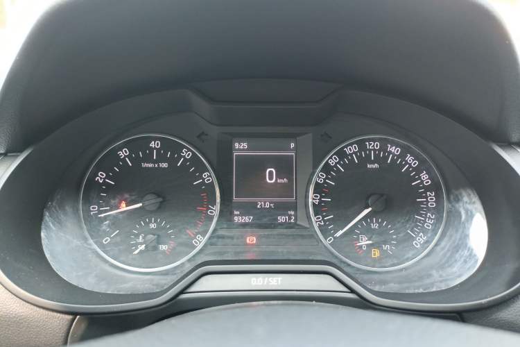 Used Skoda Octavia 2017 1.6L Automatic Smart Drive Edition Instrument Cluster