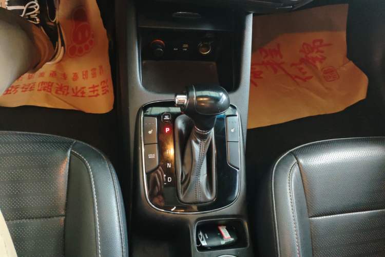 Used Kia K3 2017 1.6L Automatic 15th Anniversary Special Edition GLS Gear Lever