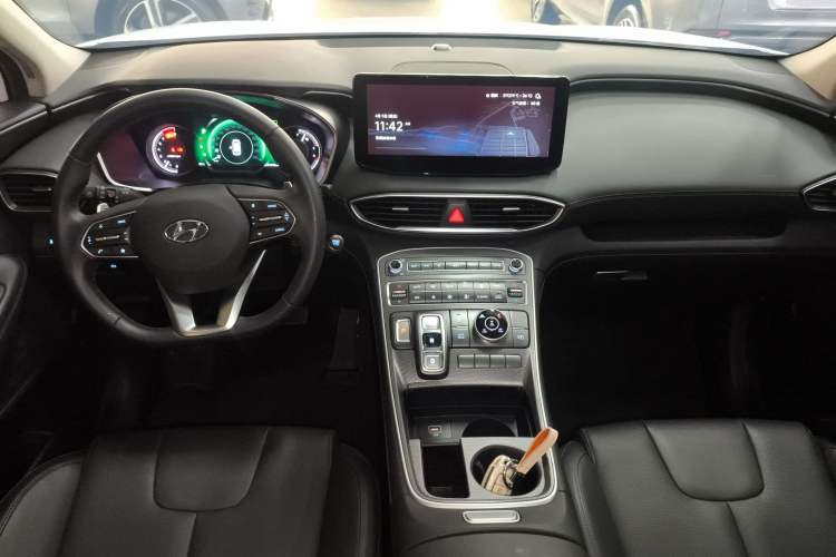 Used Hyundai Santa Fe 2023 Traveler 380T GDi Automatic All-Wheel Drive GLX HTRAC Elite Edition