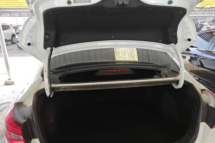 Used CHANGAN Eado 2019 High-Energy Edition 1.6L GDI Manual Pioneer Model China VI Standard