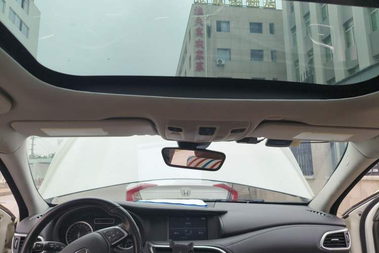 Used Infiniti QX30 2017 1.6T Two-Wheel-Drive Sport Edition