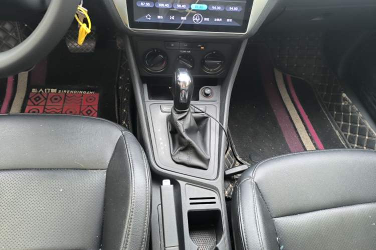 Used Volkswagen Lavida 2018 Classic 1.5L Automatic Fashion Edition China VI Standard
