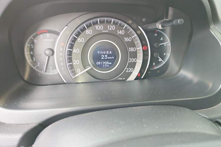 Used Honda CR-V 2015 2.4L two-wheel drive luxury version Odometer Close Up