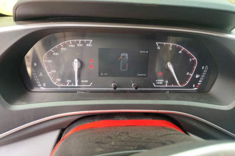 Used SAIC MAXUS Xintu V80 2024 Aotuntong 6MT Short-Wheelbase Mid-Roof Model with 127 Ps 5/6 Seats