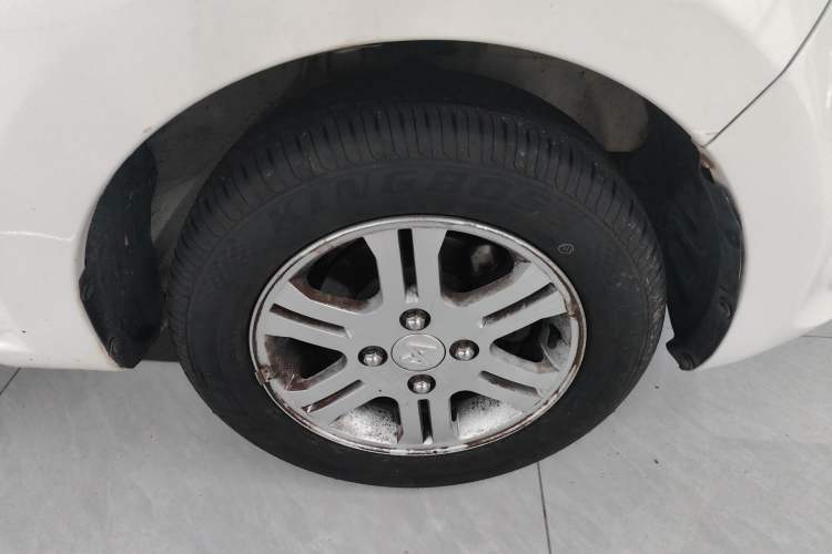Used JMEV E200L 2018 E200L Standard Model (250 km) Right Front Wheel Hub