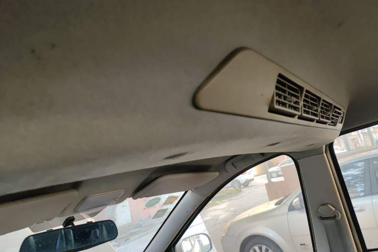 Used BAIC Weiwang M20 2014 1.5L Comfort Version BJ415B Headliner