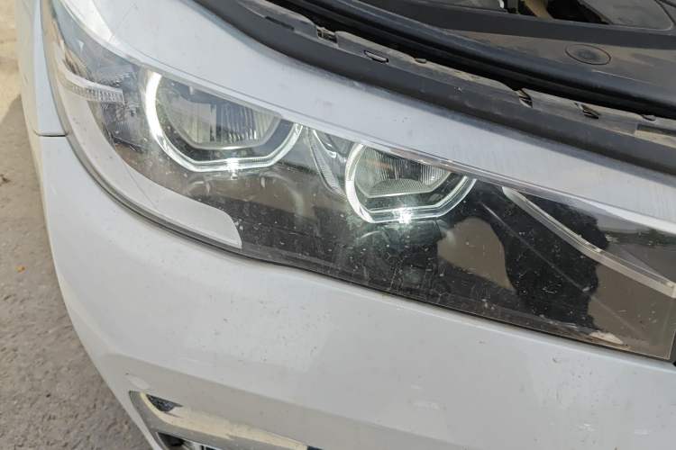 Used BMW 7 Series 2018 730Li Leading Model M Sport Package Right Front Headlight