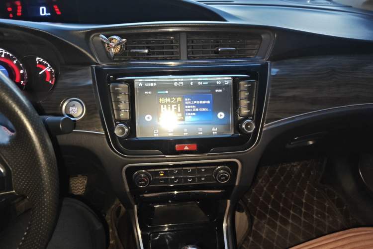 Used Great Wall C50 2014 Upgraded Model 1.5T Manual Elite Version
