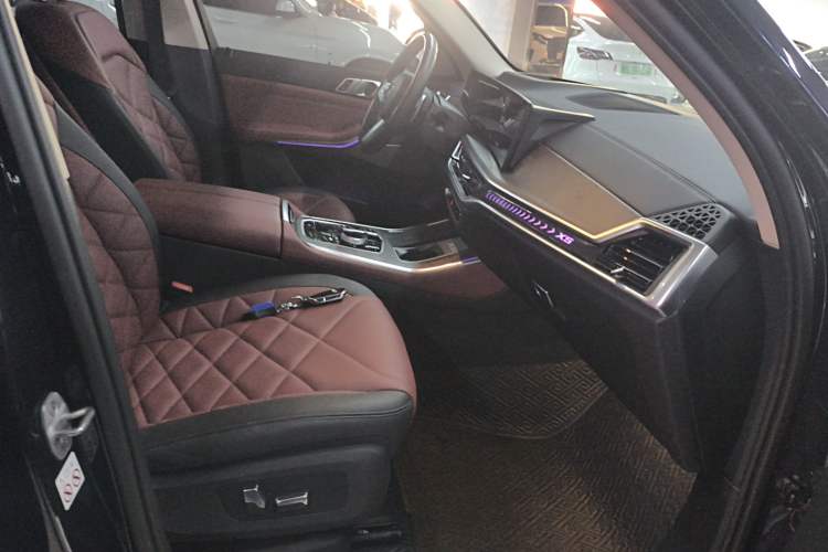 Used BMW X5 2023 xDrive 30Li Luxury M Sport Night Edition Package
