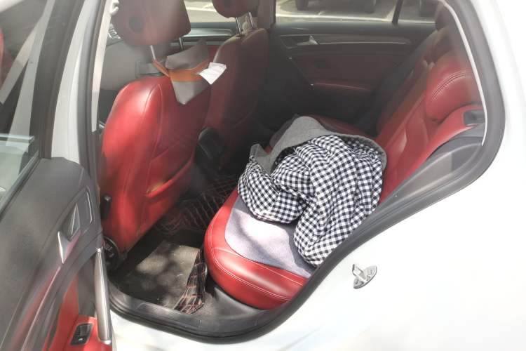 Used Volkswagen Golf 2016 230TSI Automatic Comfort Version Left Rear Seat