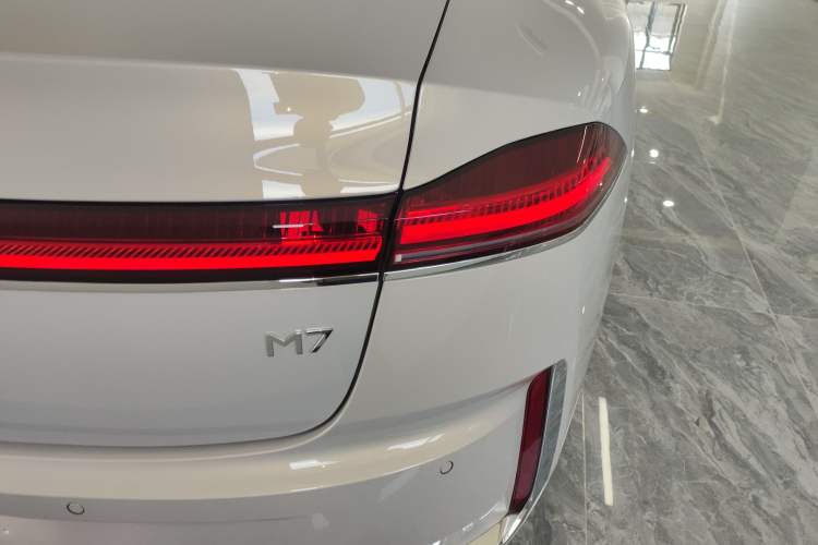 Used Roewe M7 DMH 2025 Model 160km Premium Version
