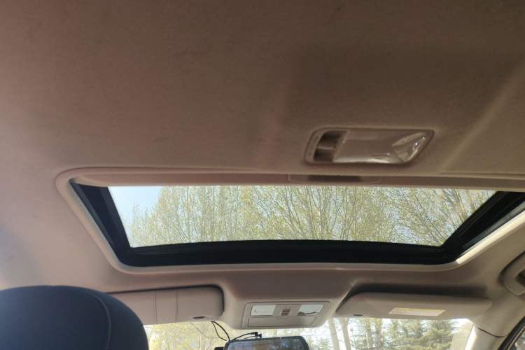 Used Nissan Tiida 2016 1.6L CVT Cool Dynamic Edition Headliner