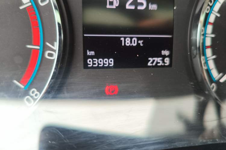 Used Skoda Karoq 2019 TSI280 Smart Drive Deluxe Edition China VI Standard Odometer Close Up