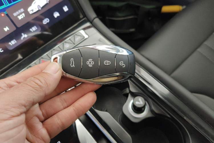 Used Hongqi H6 2024 2.0T ZhiMei Edition