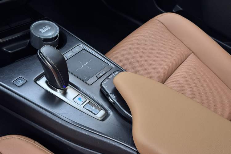 Used Lexus UX New Energy 2020 300e Pure·Enjoy Edition Gear Lever