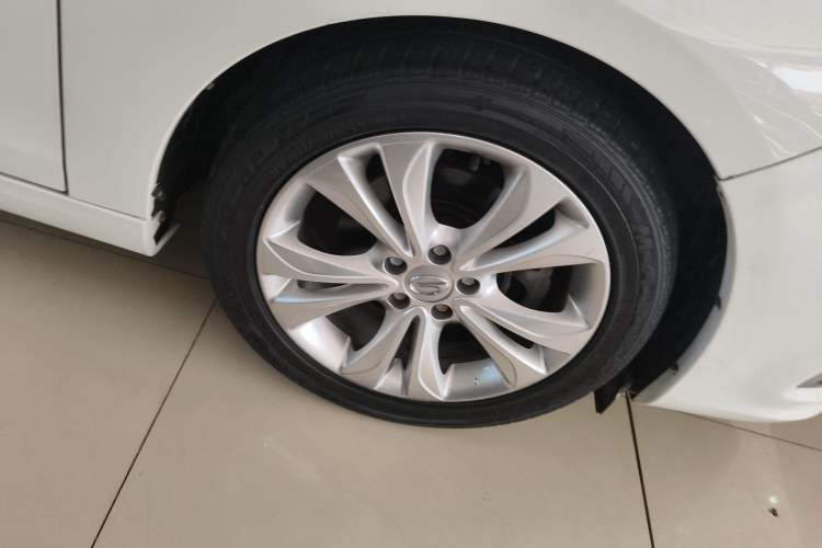 Used GAC Trumpchi GA6 2016 235T DCT Elite Edition Right Front Wheel Hub