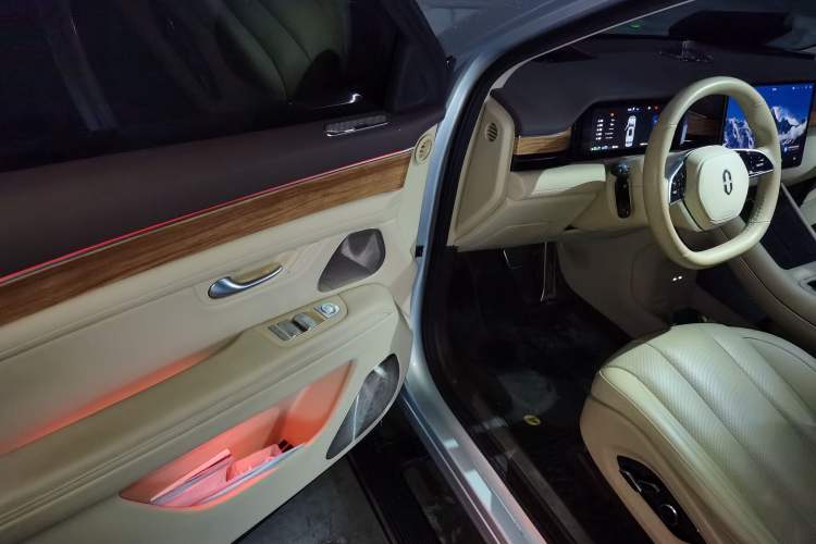 Used Hima AITO M7 2024 1.5T Rear-Drive Plus Version 5 Seats Driver Seat