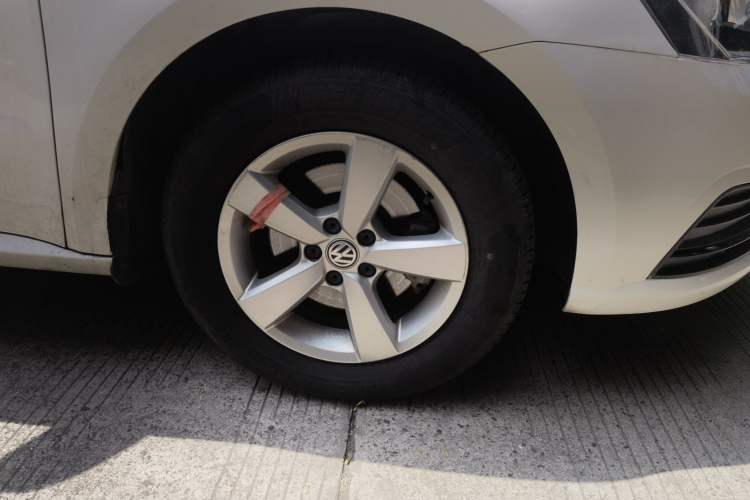 Used Volkswagen Lavida 2015 1.6L Automatic Fashion Edition