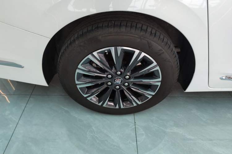 Used Buick GL8 2025 Lu Zun Deluxe Edition Exterior 3