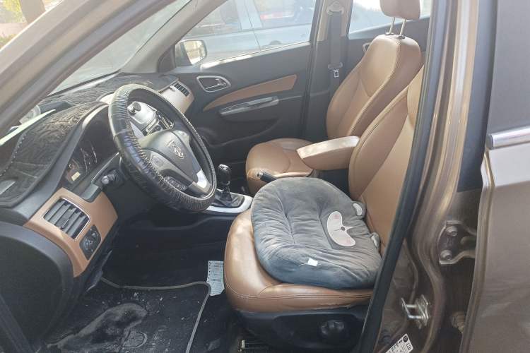 Used Baojun 630 2013 1.5L manual Elite version
