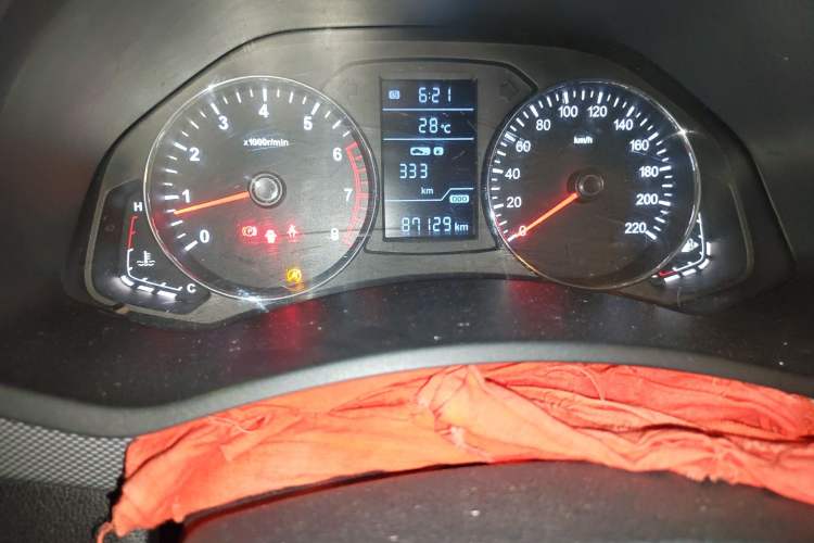 Used FAW Senya R7 2016 1.6L Manual Luxury Model Odometer Close Up