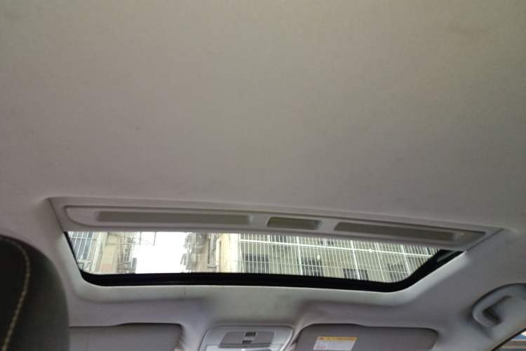 Used Roewe i6 New Energy 2017 45T Hybrid Connect & Smart Enjoyment Edition Headliner