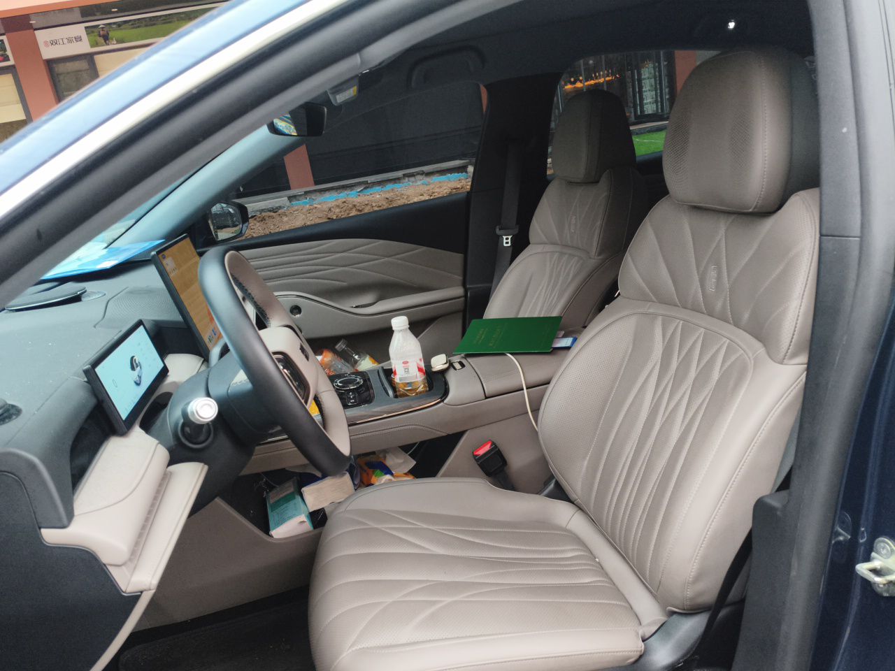 Geely Galaxy 8 2025 130km EM-i Deluxe Edition — снимка 15