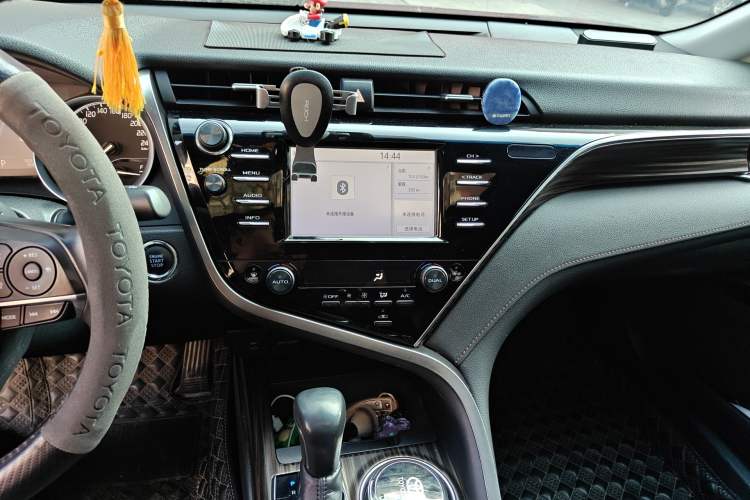 Used Toyota Camry 2018 2.0G Luxury Edition Audio And AC Panel