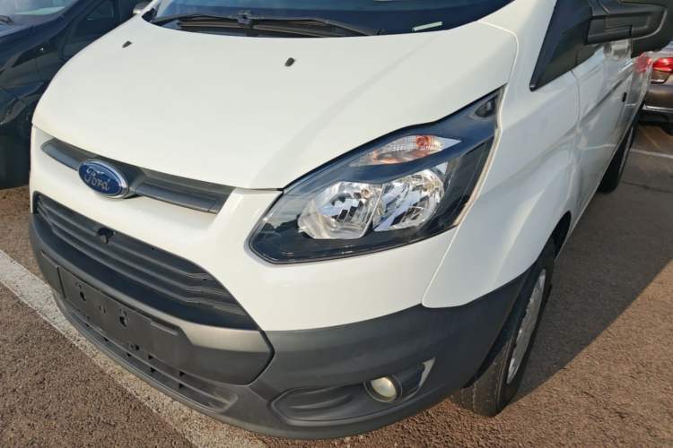 Used Ford Transit 2017 2.0T Diesel Multi-Purpose Commercial Vehicle Short Wheelbase Low Roof China V Standard Left Front Headlight