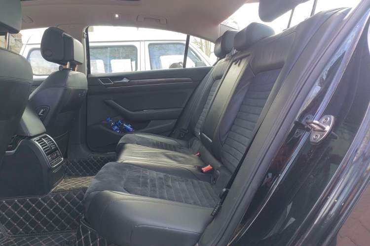 Used Volkswagen Magotan 2018 330TSI DSG Luxury Model Interior 4