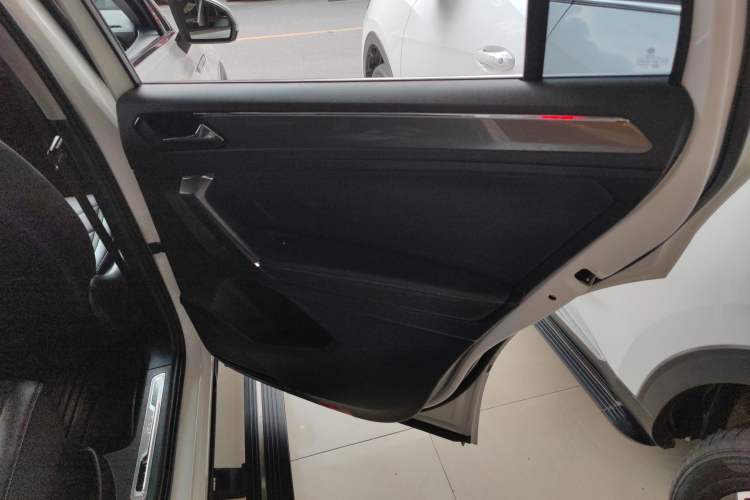 Used Volkswagen Tiguan L 2021 330TSI Automatic Two-Wheel Drive R-Line Enhanced Edition