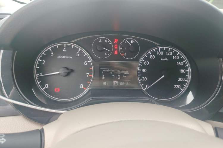 Used Nissan Tiida 2011 1.6L CVT Smart Version