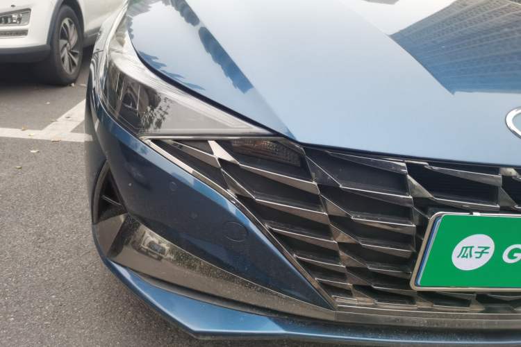 Used Hyundai Elantra 2021 1.5L CVT GLX Elite Edition Right Front Headlight