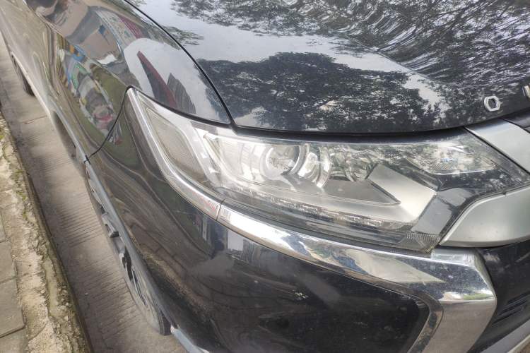 Used Mitsubishi Outlander 2019 2.0L Two-Wheel Drive Comfort Edition 5 Seats China VI Standard Right Front Headlight
