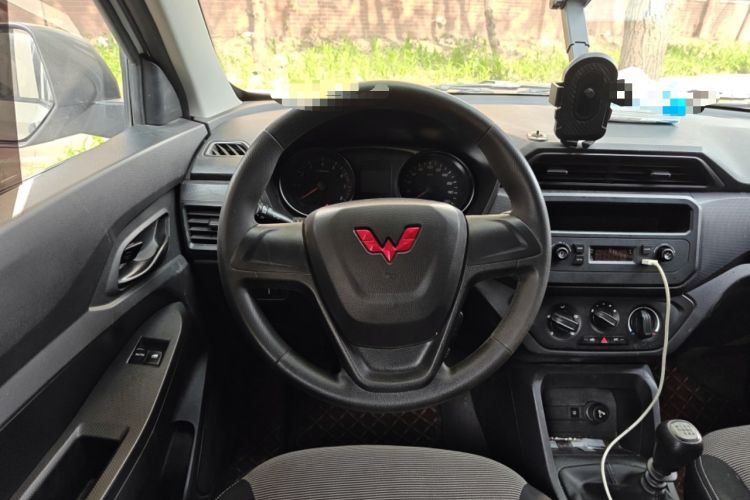 Used Wuling Hongguang 2021 1.5L Revised S Base Version with Electric Power Steering LAR Steering Wheel