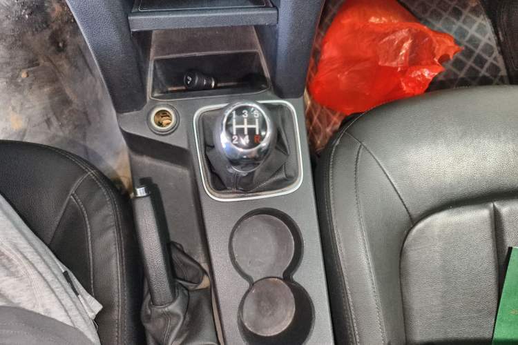 Used JMC Baodian 2020 2.5T Diesel Two-Wheel Drive Comfort Edition Standard Wheelbase JX4D25A6L