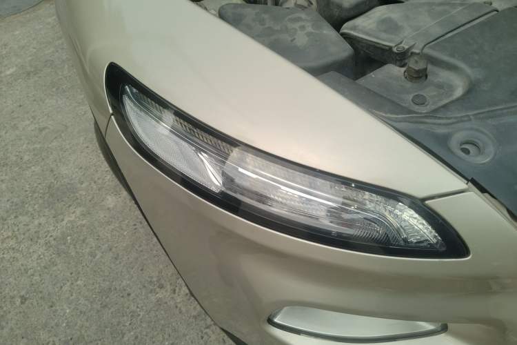 Used Jeep Cherokee 2016 2.4L Leading Edition Right Front Headlight